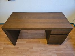 Schreibtisch