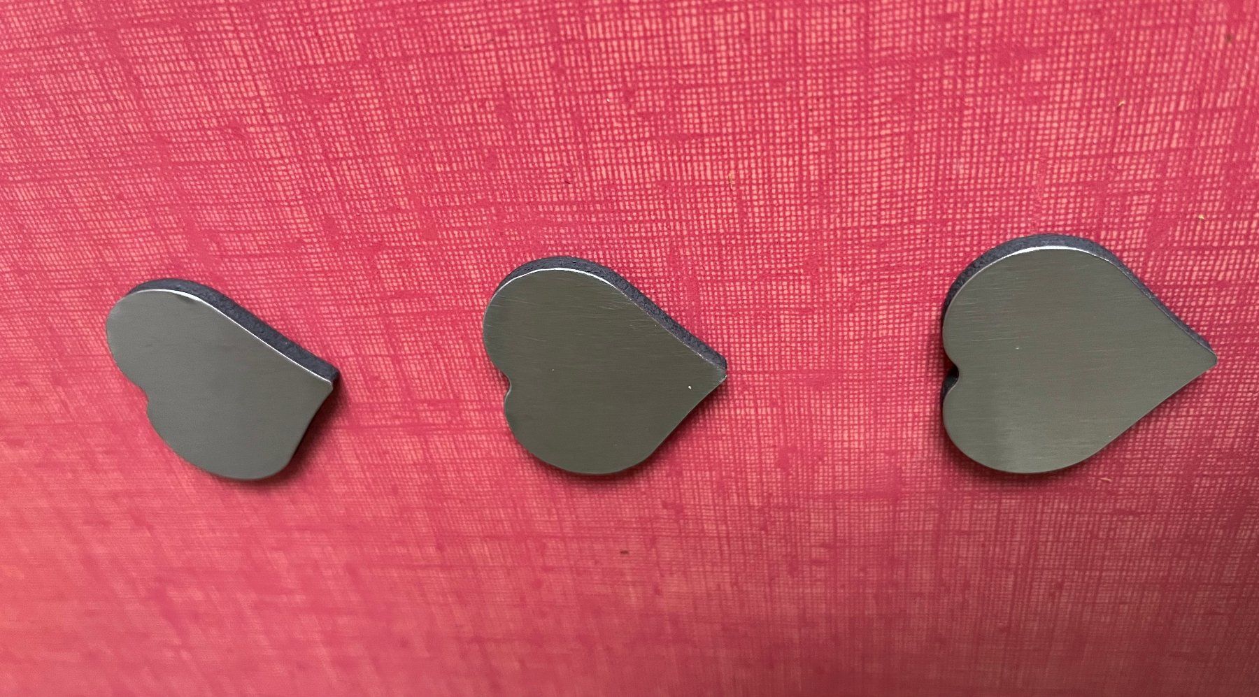 Interio Magnete: Quatre aimants forme de coeur Intério Dimensions 4 x 3,5cm – Gebraucht aus Genève von Donnet2 1