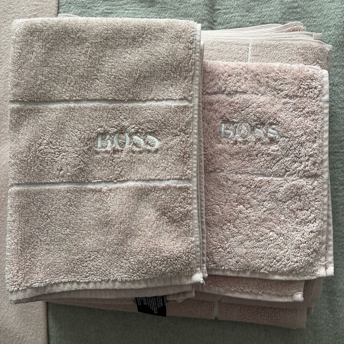 Hugo Boss Teli da bagno: Hugo Boss Bath Towel Set – Nuovo (secondo la descrizione) da Berneck venduto da mlb_ch99 2