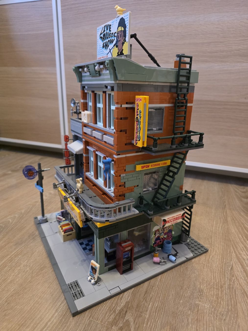 Funwhole Baukästen: Lumibricks Funwhole Record Store – Neu (gemäss Beschreibung) aus Rüti ZH von MikeMeyers 3