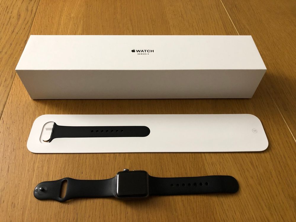 Apple Smartwatch: Apple Watch Series, Akkurestkapazität 97%, Displaydefekt – Défectueux à Aadorf par kar_7xxc