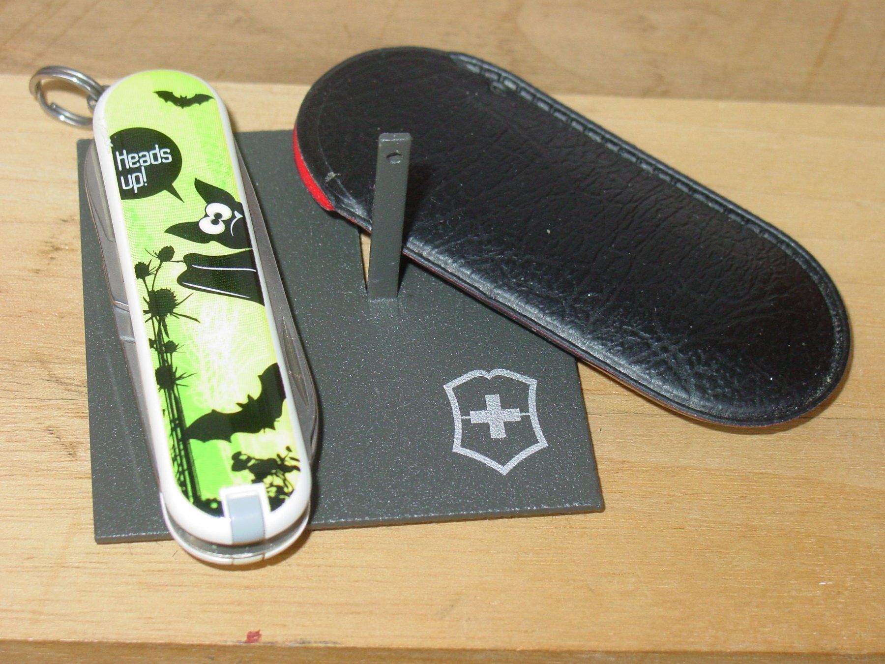 Victorinox Coltelli tascabile: Victorinox Classic SD Sonder Edition Hang on – Usato da Ursenbach venduto da rekruten-shop 1