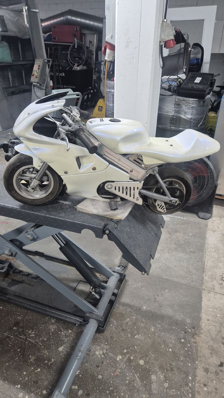 Minimotos: pocketbike  – D'occasion à Oftringen par Legjobb