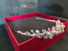 Schönes Diadem mit Perlen und Strass Hochzeit Brautschmuck