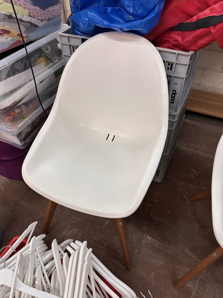 Sedie: 2 Ikea Hartschale Stühle – Usato da Riehen venduto da Hamohaustechnik 1