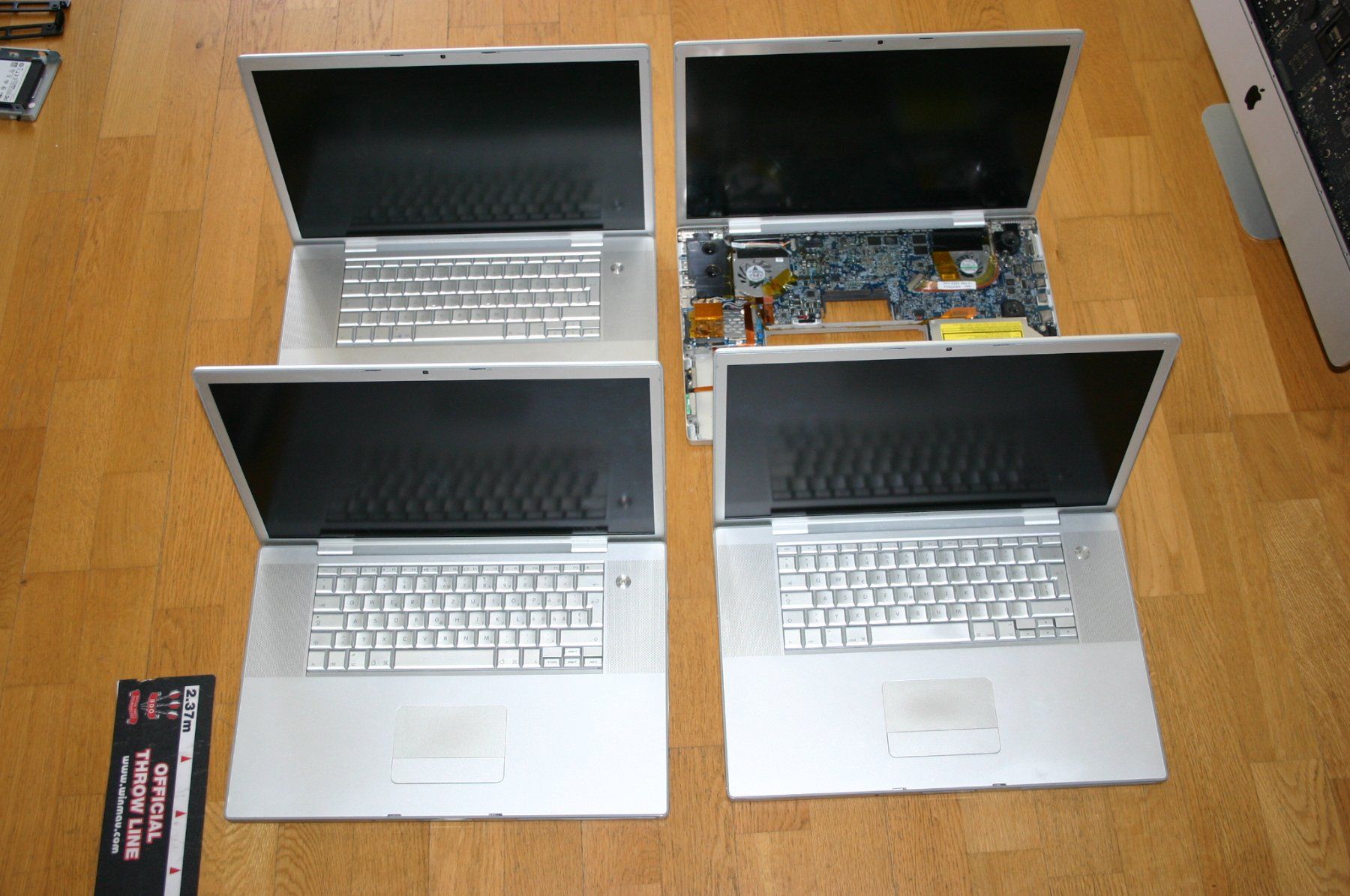 Apple Notebook: 4 defekte 17Zoll MacBooks – Difettoso da Stettlen venduto da Bigjm