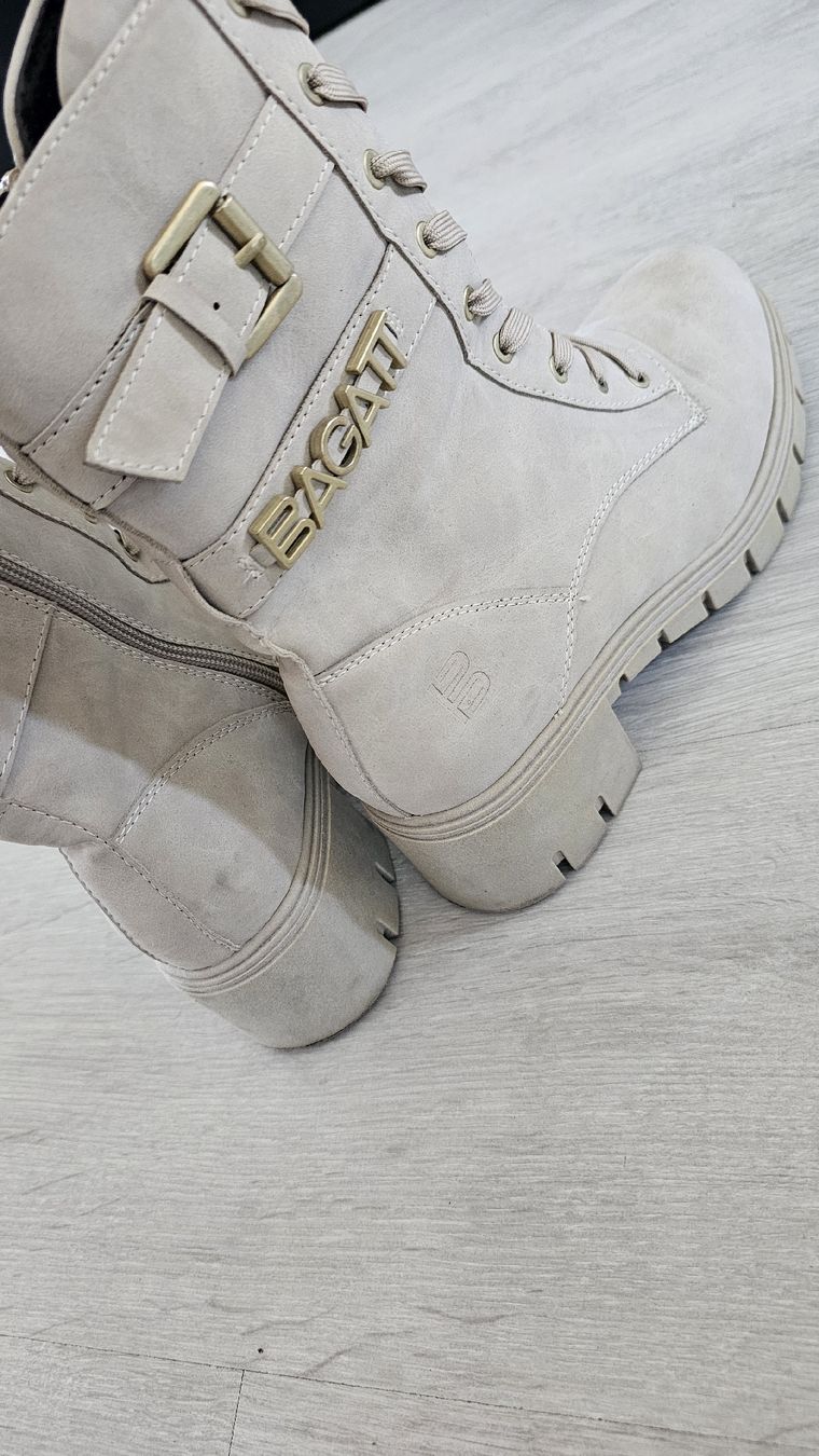 Bagatt Scarpe da donna: BAGATT Stiefel Beige Gr. 39 – Nuovo (secondo la descrizione) da Baden venduto da MiaNy 2