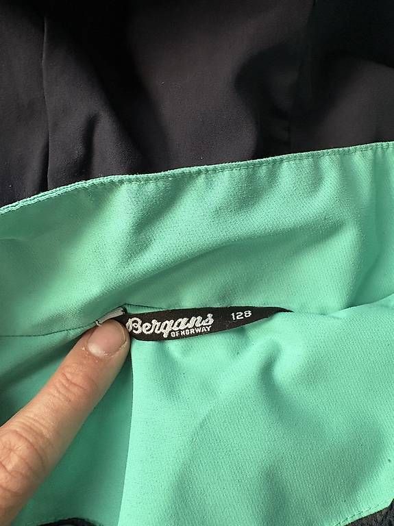 Vestes & Manteaux: Bergans Jacke Gr 128 – D'occasion à Arlesheim par enn_gw5s 1