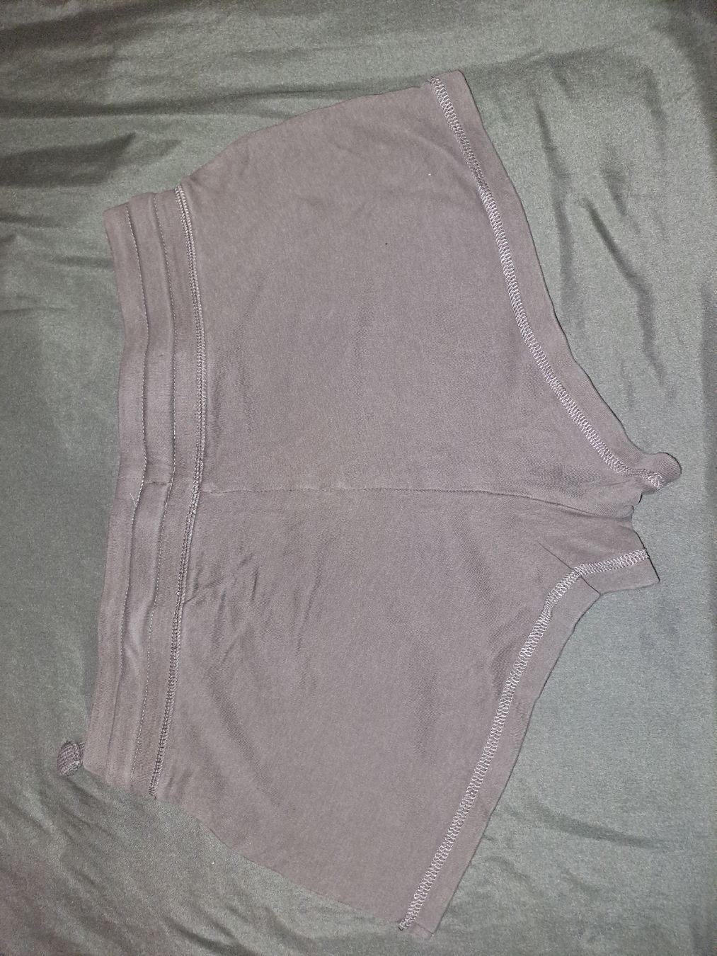 Lotti di vestiti: Damen Shorts 3er Pack Grösse S/M – Usato da Basel venduto da Allerleiii 3