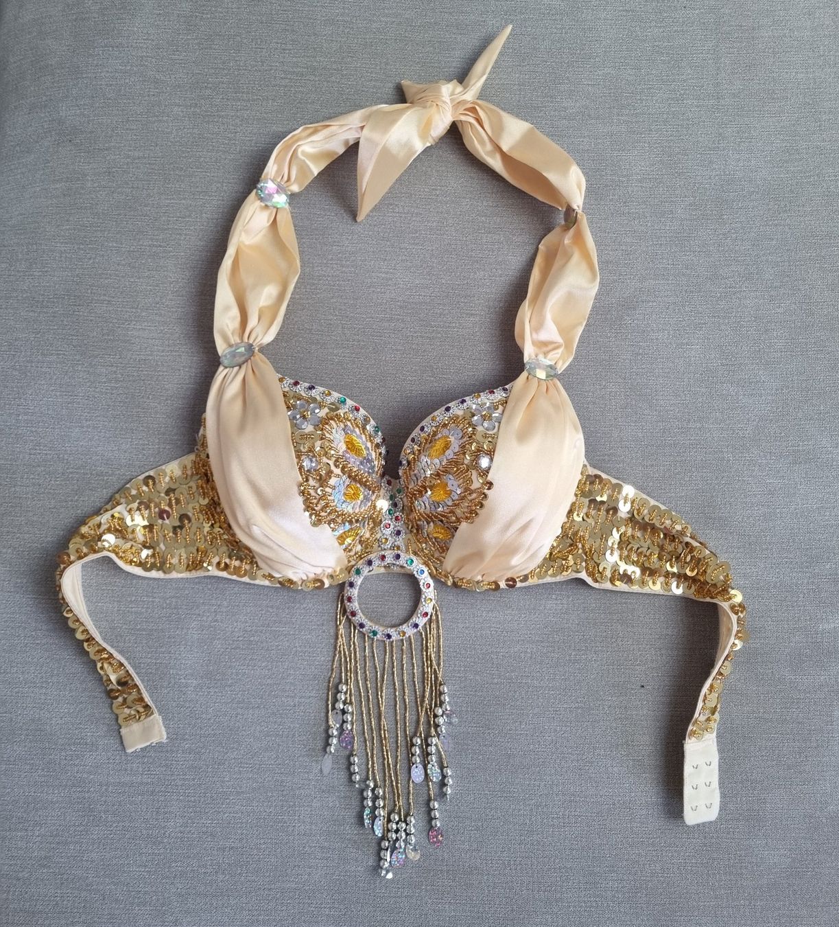 Costumi: BH Bauchtanz Kostüm – Usato da St. Gallenkappel venduto da Mr.Sunshine1996