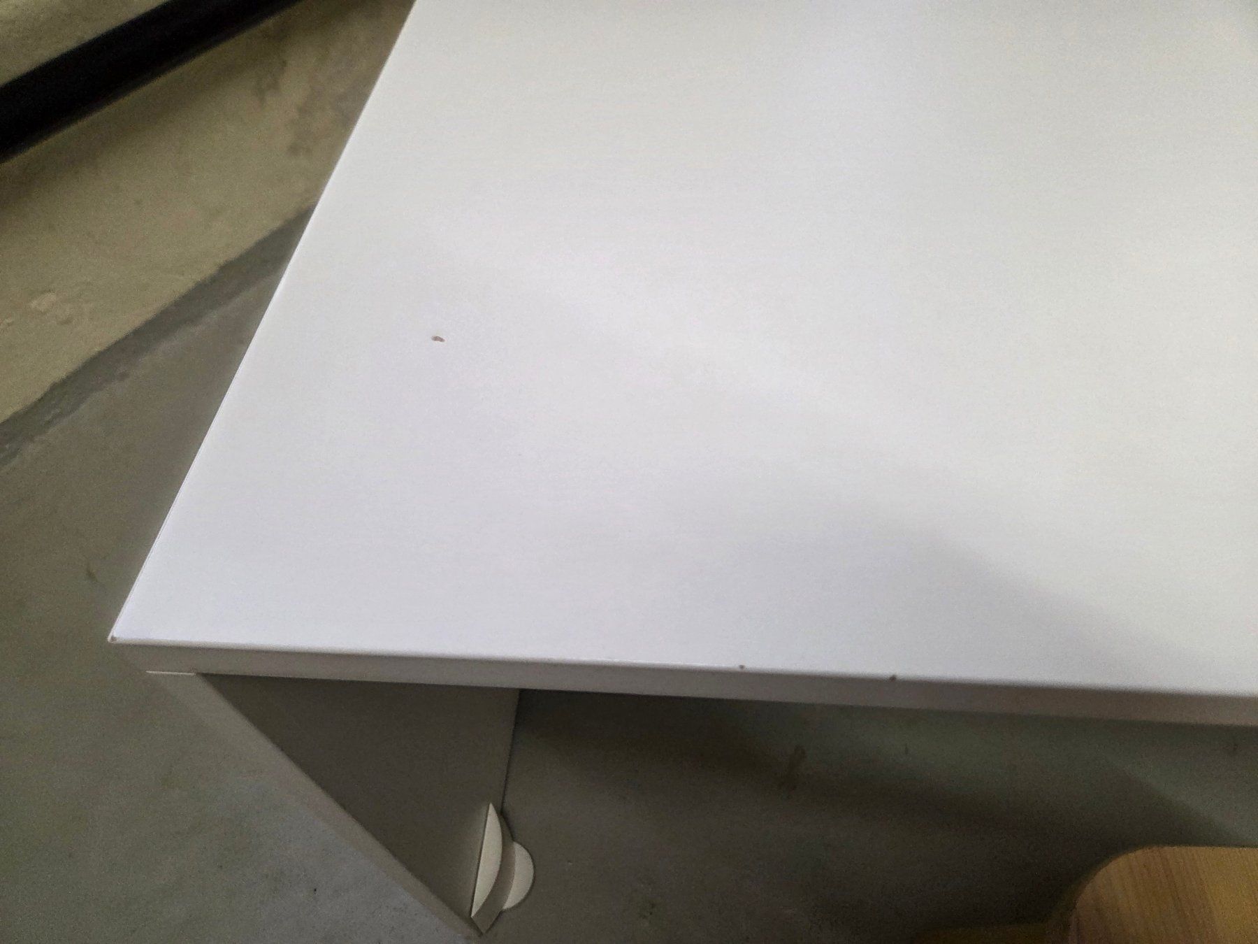 Ikea Tische: Kindertisch IKEA SMÅSTAD – Gebraucht aus Wettingen von bsoubelet 1