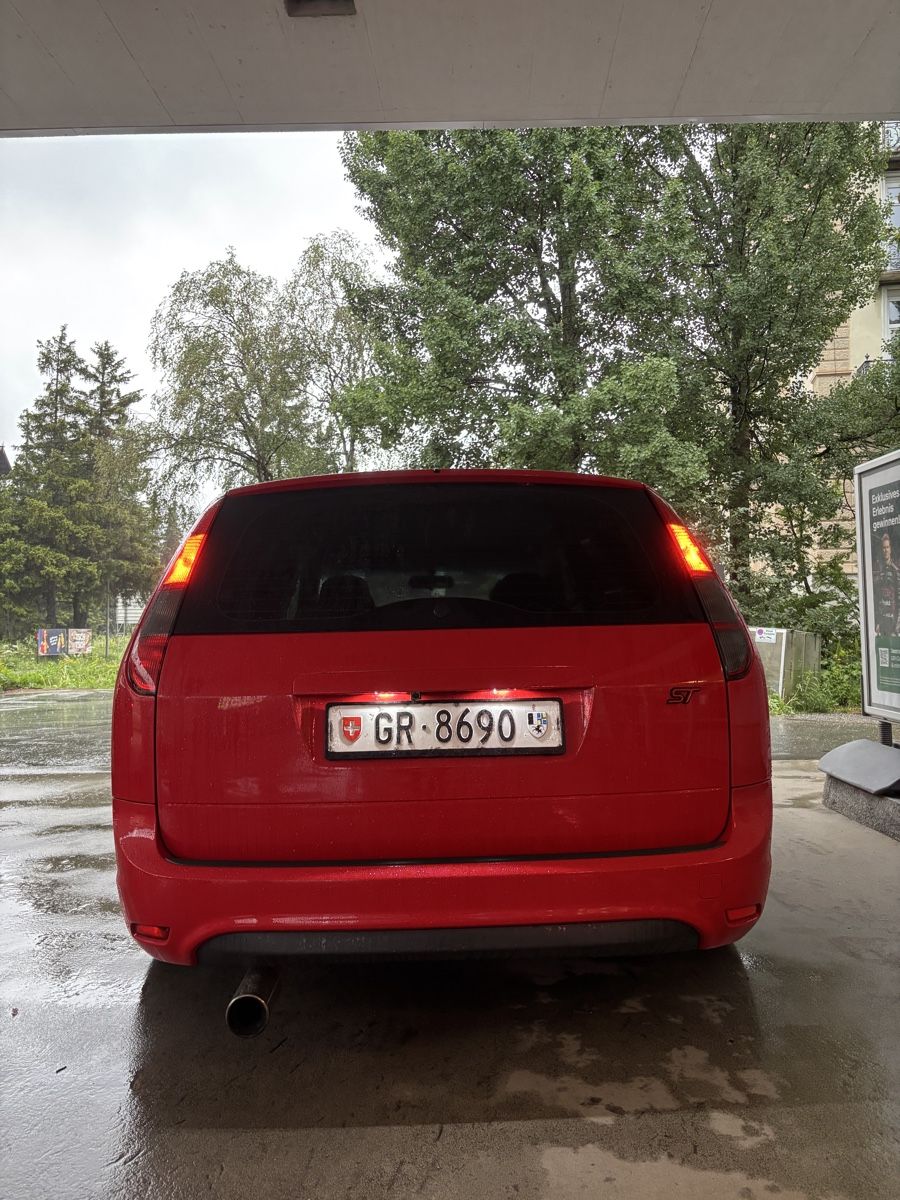 Ford Autos: Ford Focus ST Kombi – D'occasion à Champfèr par MangoMangi 4