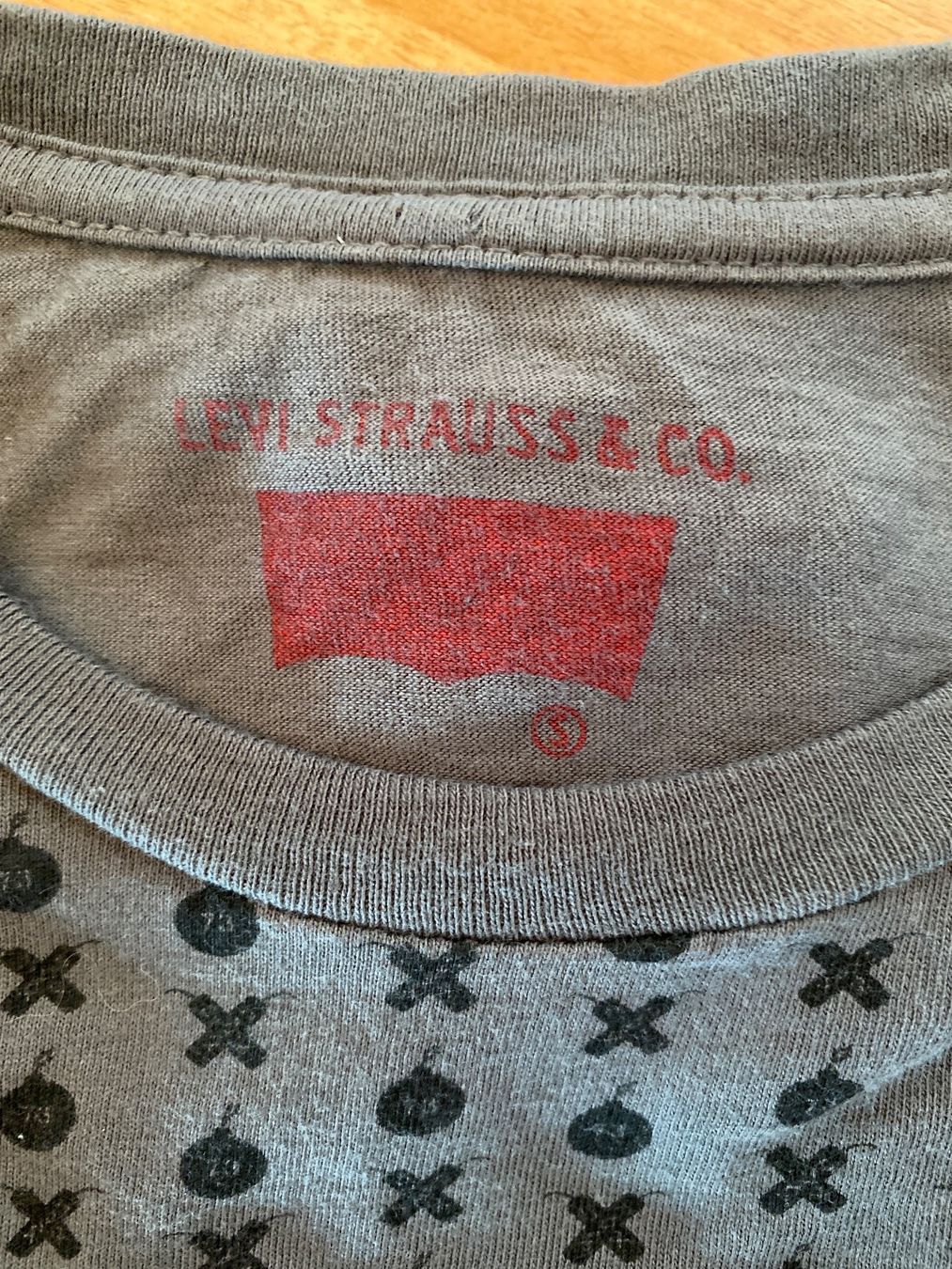 Levi's T-Shirts: Levi’s T-Shirt Gr. S – Gebraucht aus St. Gallen von mai_gd7k 2