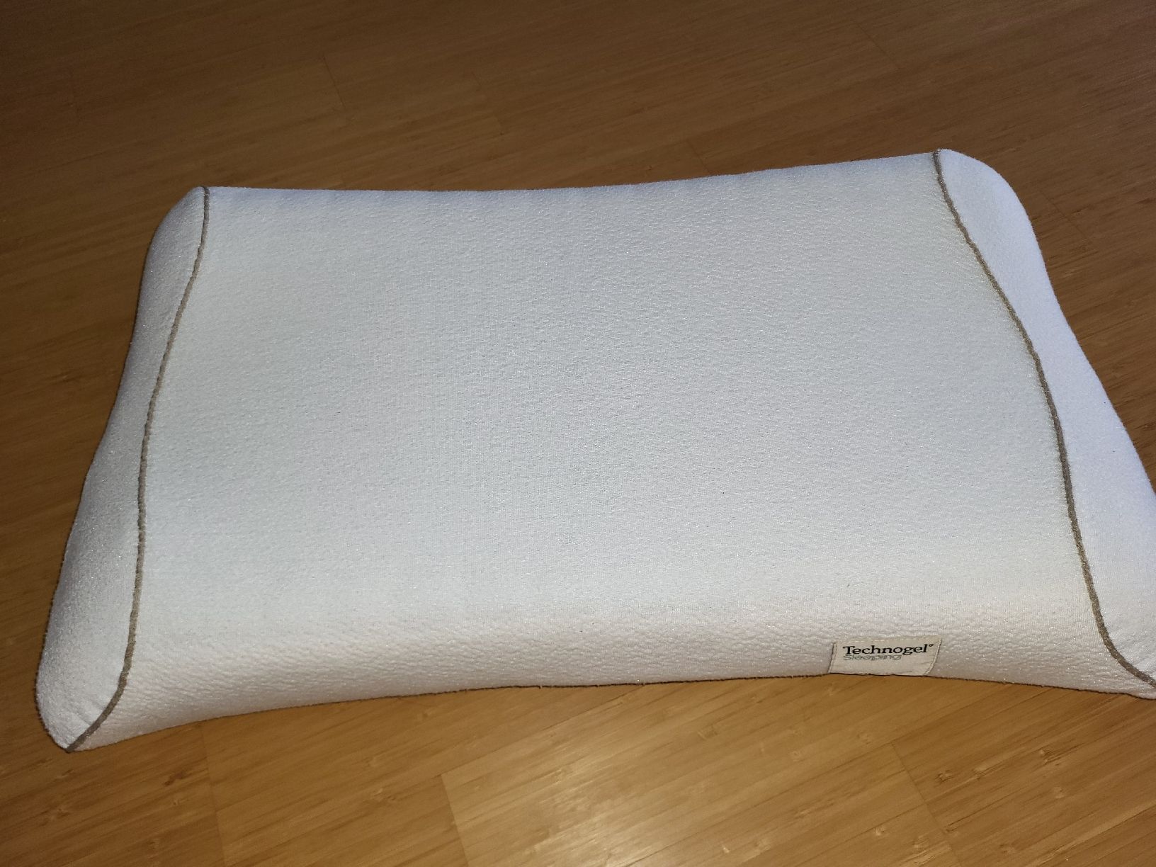 Technogel Coussins: Technogel Sleeping Kissen mit Bezug – D'occasion à Winterthur par GAM90