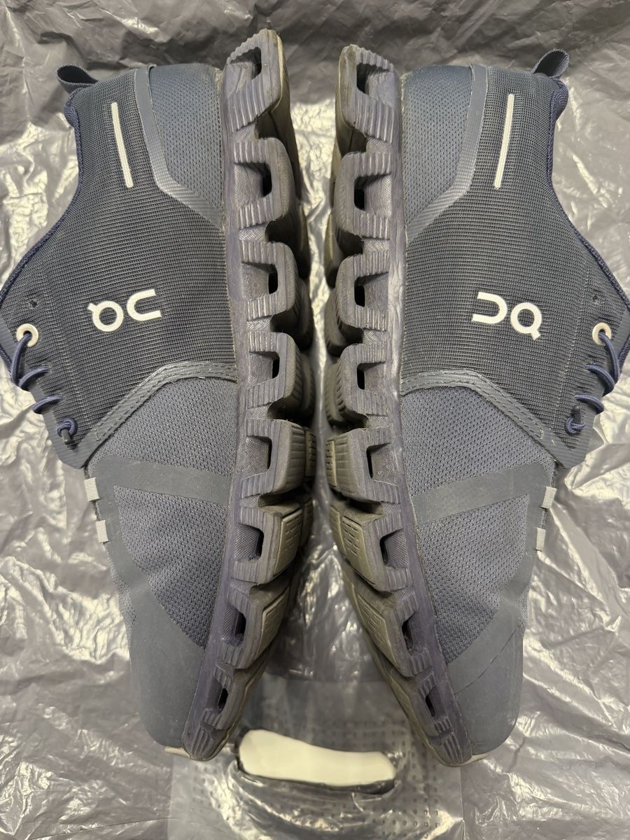 On Scarpe da uomo: On Cloud  – Usato da Winterthur venduto da EasyRS 8