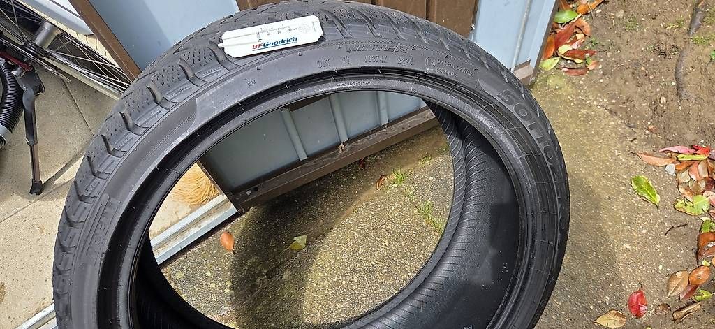 Pneus & Kompletträder: 2x Pneus hiver Pirelli 235 35 r19 – Gebraucht aus Boussens von tot_6kjh