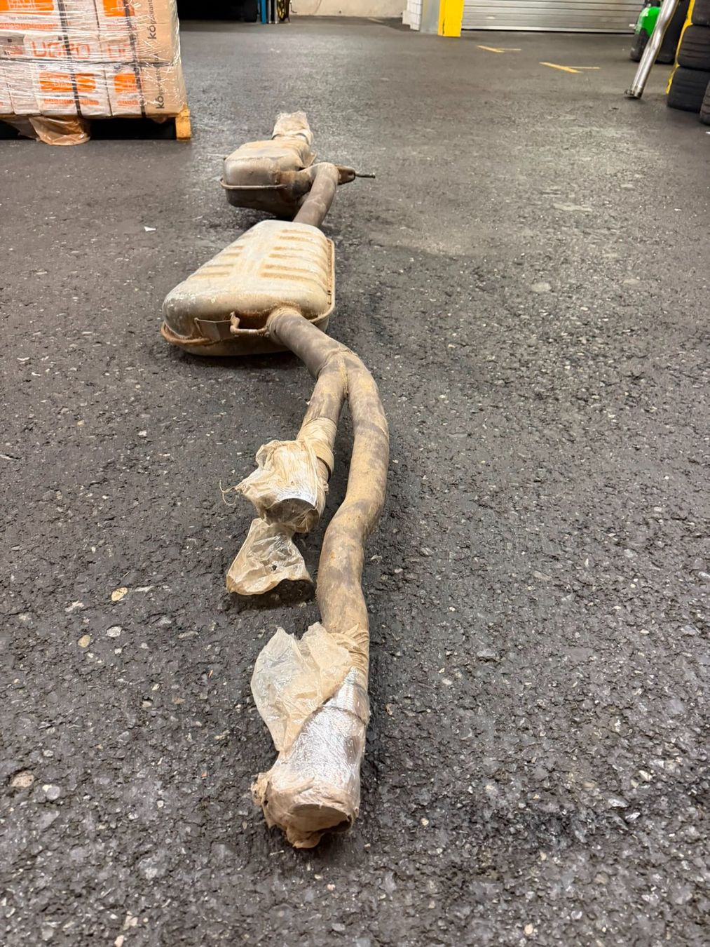 Audi Sistemi di scarico: Original Auspuff Audi S4 B5 ab 1.- – Usato da Altendorf venduto da Faessler04 1