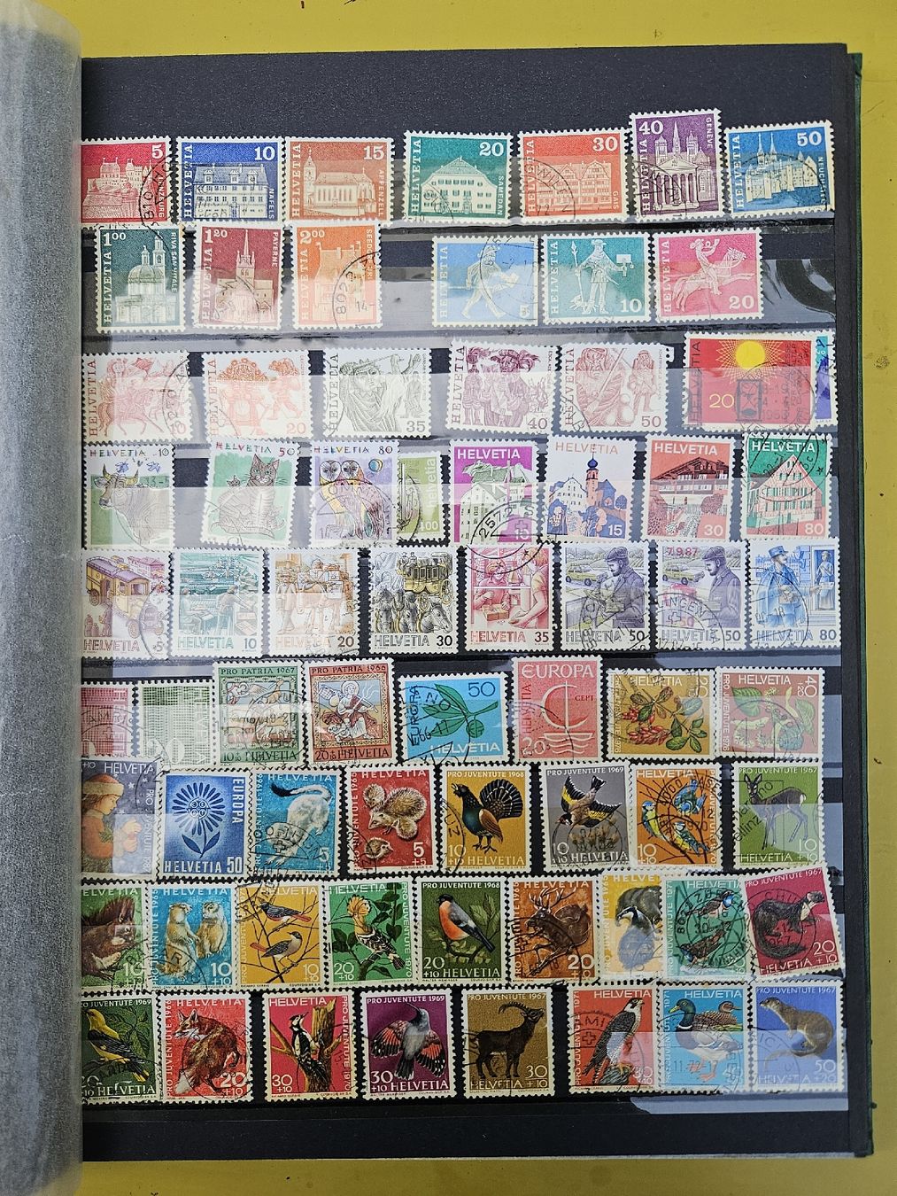 Tutti i francobolli: Album de timbres variés . – Usato da Biel/Bienne venduto da echinops