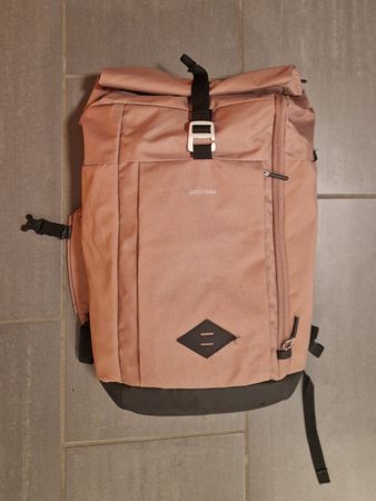 Quechua Rucksack 23 Liter - neuwertig!