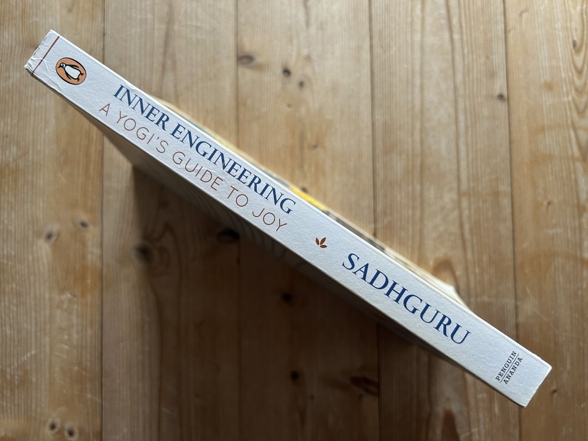 Libri: Inner Engineering: A Yogis guide to Joy – Usato da Himmelried venduto da rasmus67 2