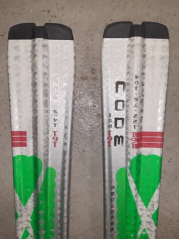 Sci: skis dame – Usato da Villars le Comte venduto da cbu_mf6d 1