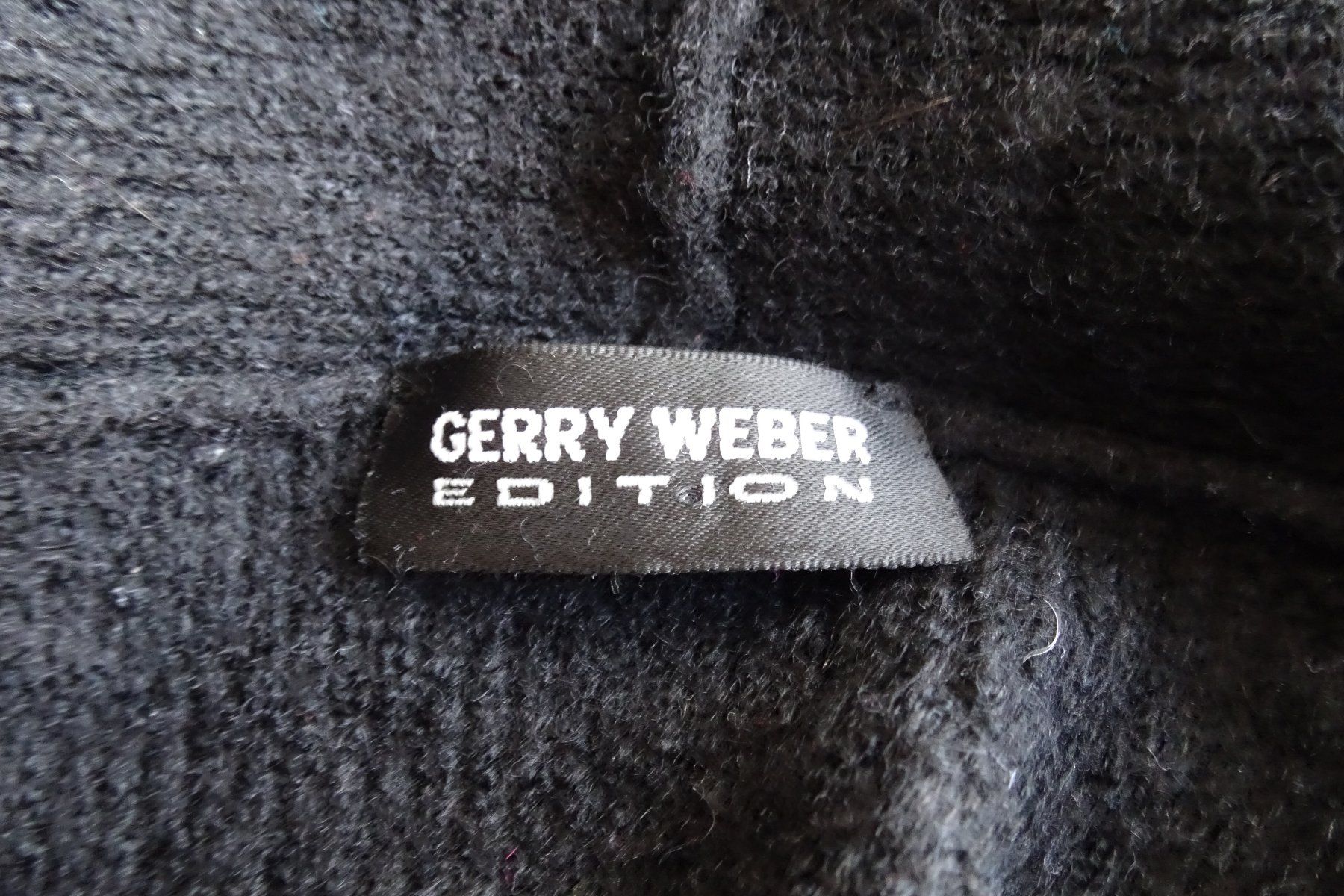 Gerry Weber Bolero: schwarzer Pullunder, Jacke, Kurzarm, Bolero – Usato da Strengelbach venduto da schmetterling20 2