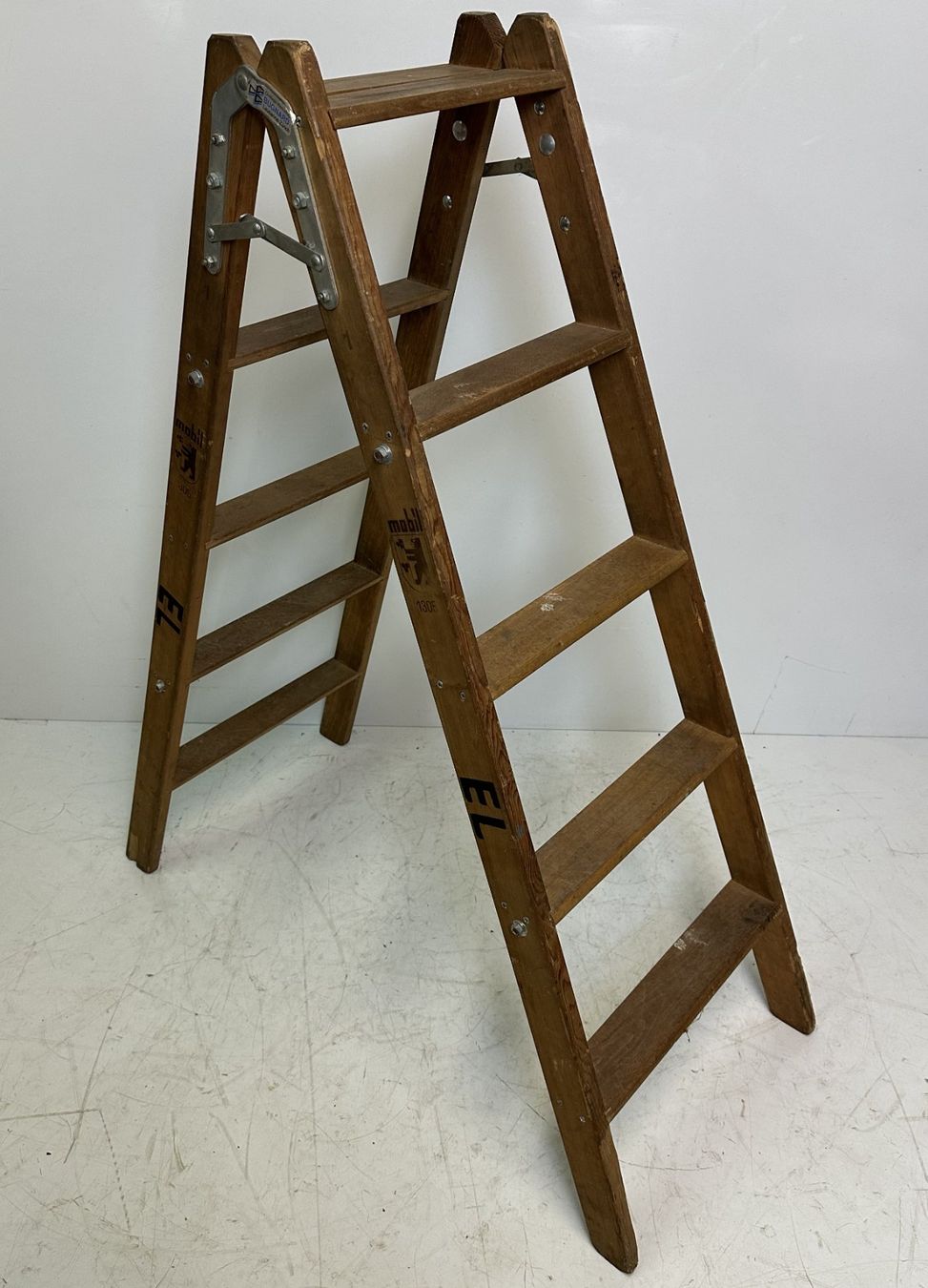 Scale: Bugnard Holz Bockleiter Klappleiter 130 cm Vintage – Usato da Luzern venduto da Lager6640