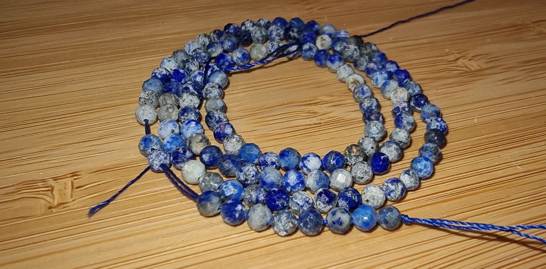 Minerali & Pietre curative: Lapislazuli facettiert 3mm. Strang – Nuovo e nell'imballaggio originale da Menziken venduto da Mirager