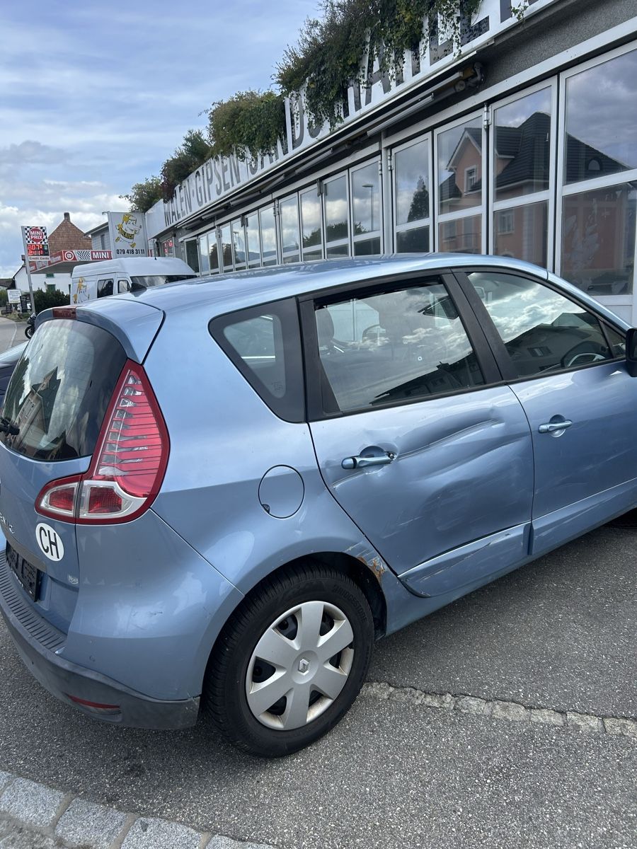 Renault Automobili: Renault Scenic 2.0 AUTOMAT  – Usato da Yverdon-les-Bains venduto da dma_njx9 2