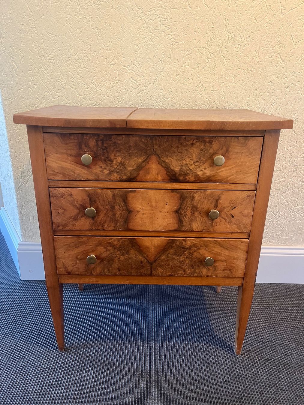 Cassettiere: Kleine Biedermeier Kommode – Usato da Burgdorf venduto da A006972