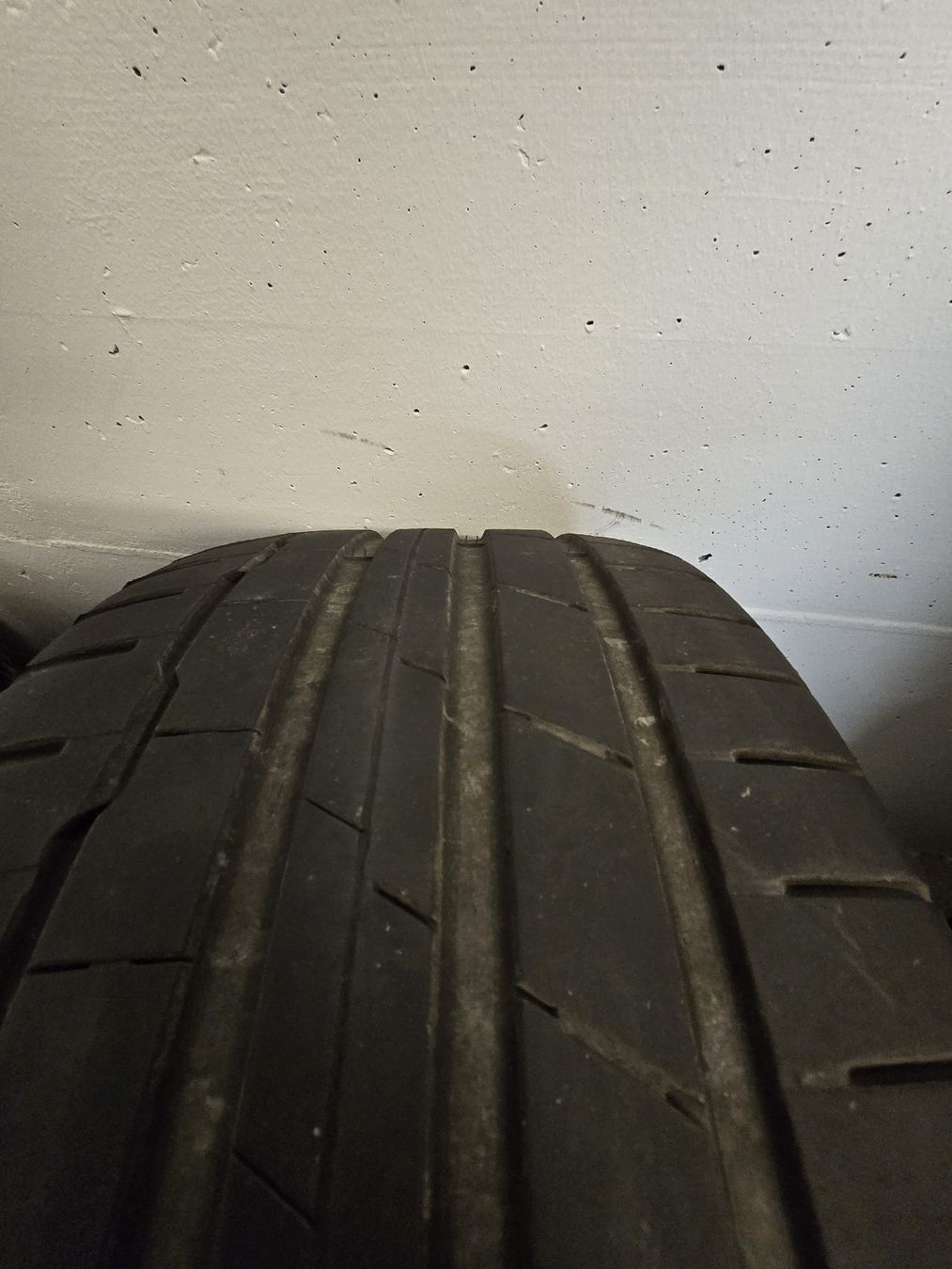 Hankook Pneumatici & Ruote complete: Hankook Sommerpneu 245/45ZR18 – Usato da Volketswil venduto da true_story 4