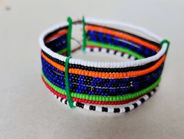 Bracelet massaï en perles colorées - fait main
