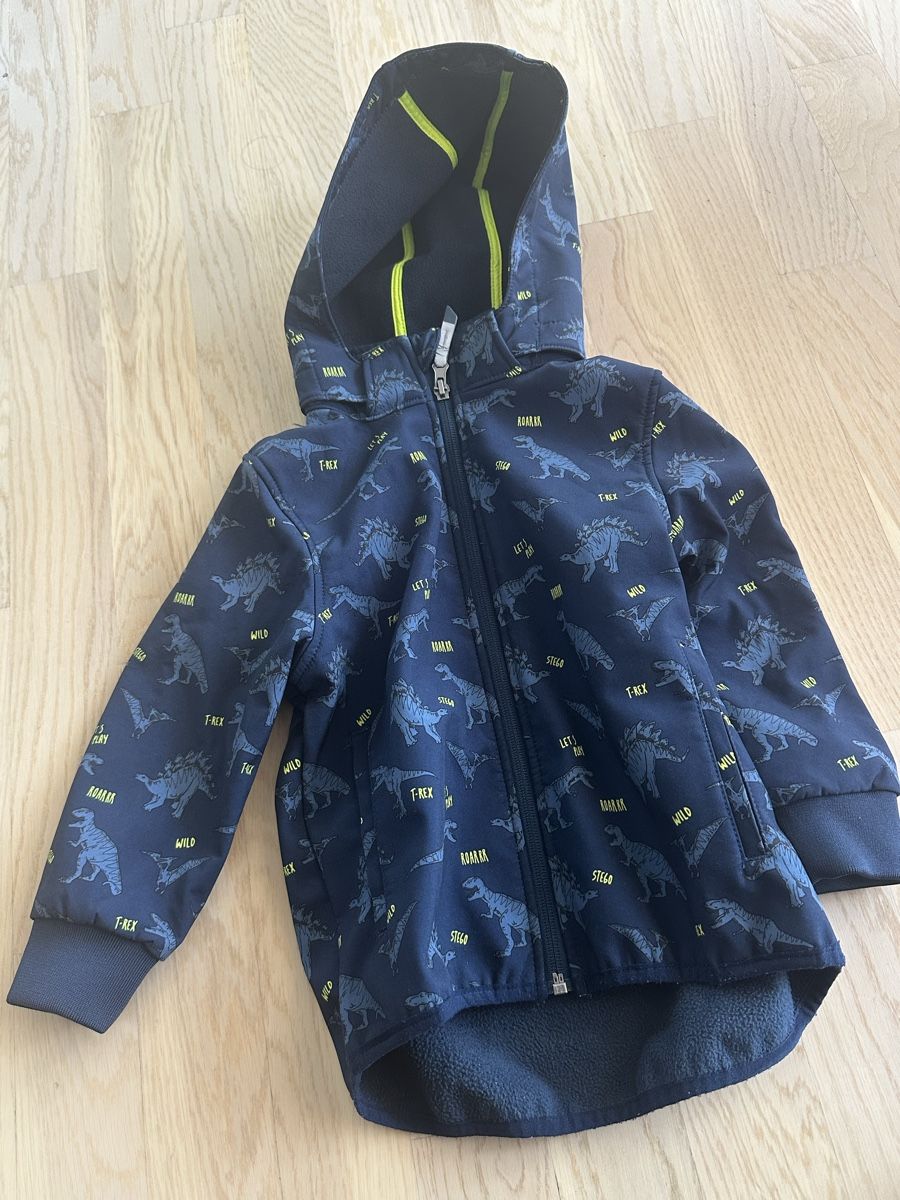 H&M Giacche: Kinder Softshell-Jacke H&M Dinosaurier Grösse 104 – Usato da Esslingen venduto da mar_78x2