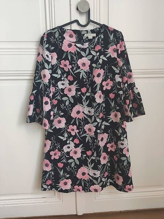 Vestiti: Robe S – Usato da Lausanne venduto da eliza_mash