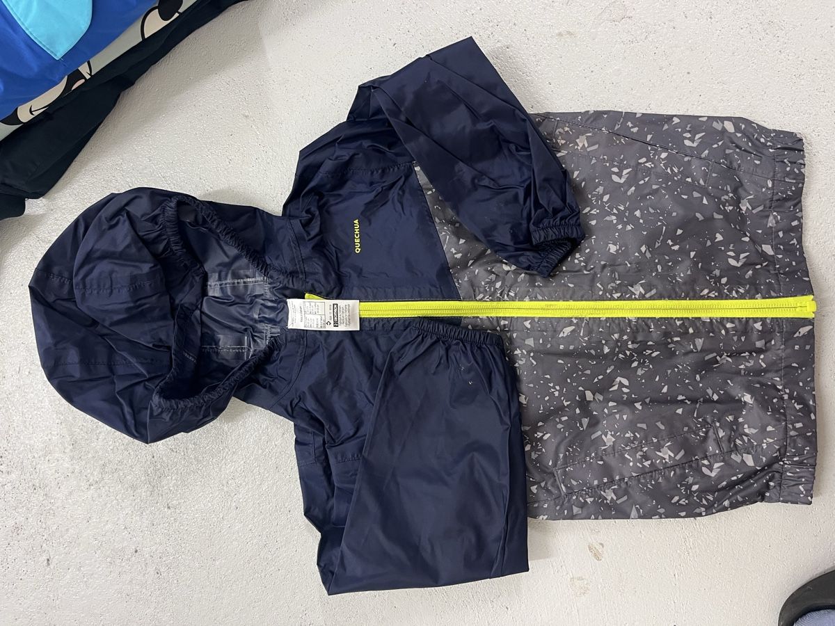 Decathlon Giacche & Cappotti: Regenjacke 89/95 cm – Usato da Merenschwand venduto da ter_5tgt