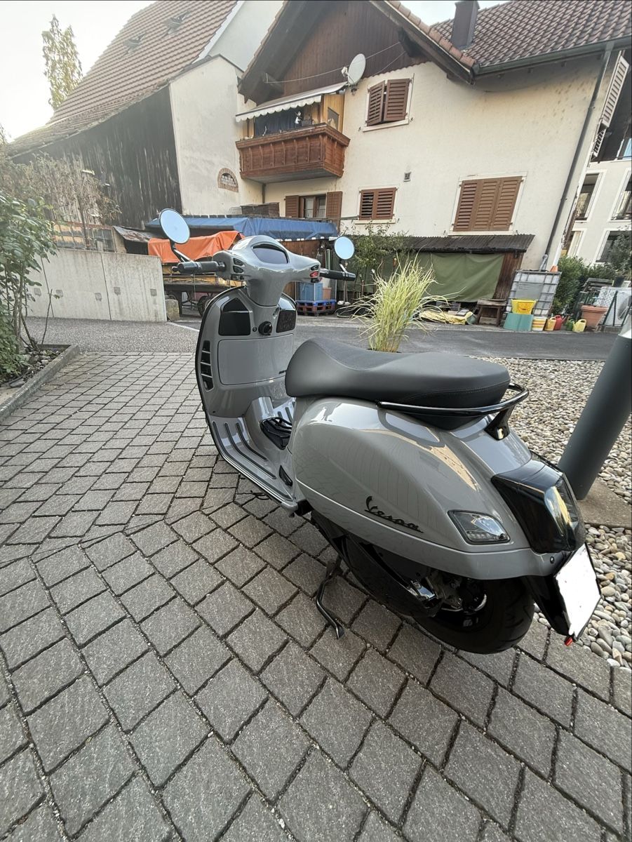 Vespa Scooters: Vespa GTS 300 HPE – D'occasion à Wahlen b. Laufen par DeJota 2