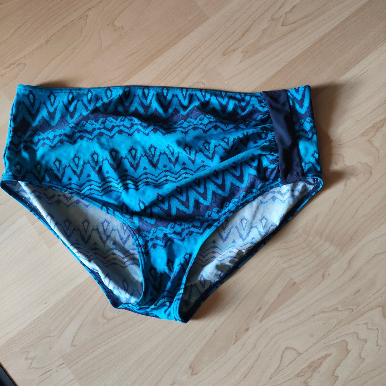 Costumi da bagno & Bikini: Tankini 2 teiler Gr. 46 Fr. 22.- – Nuovo (secondo la descrizione) da Lohn SH venduto da flyerc9 3
