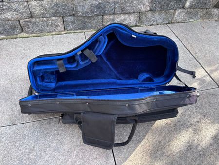 Formkoffer für Altsaxophon