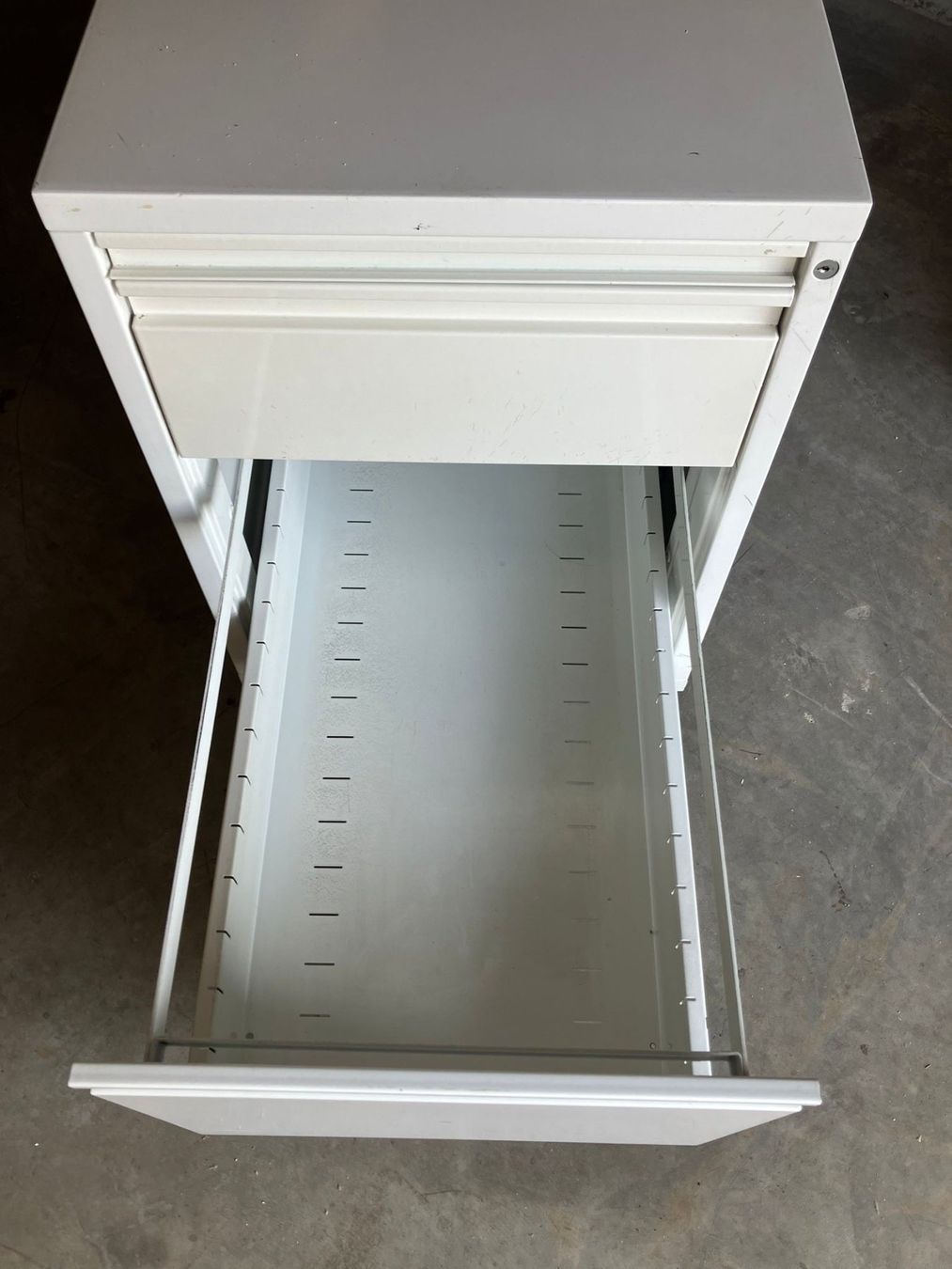 Banconi: robuster Büro Rollcontainer – Usato da Neunkirch venduto da liquidationen_8152 6