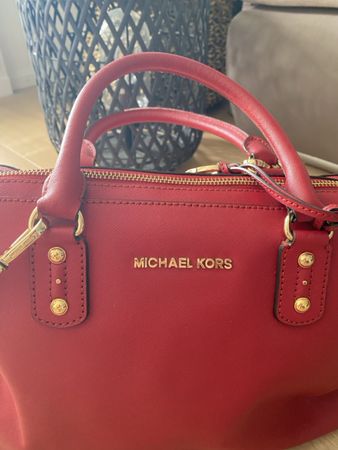 Michael Kors Handtasche rot mit Schulterriemen