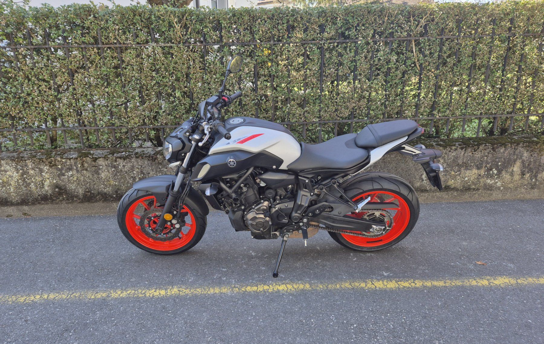 Yamaha Strada: YAMAHA MT-07 ABS (35kW) – Usato da Yverdon-les-Bains venduto da MotoMark 1