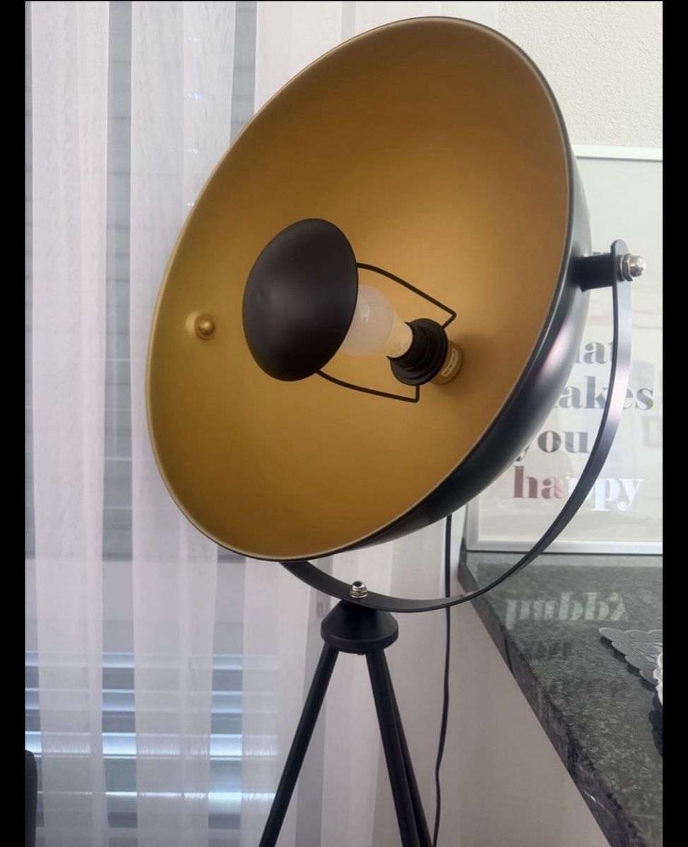 Lampen: Lampe – Neu (gemäss Beschreibung) aus Wallisellen von Aidbs