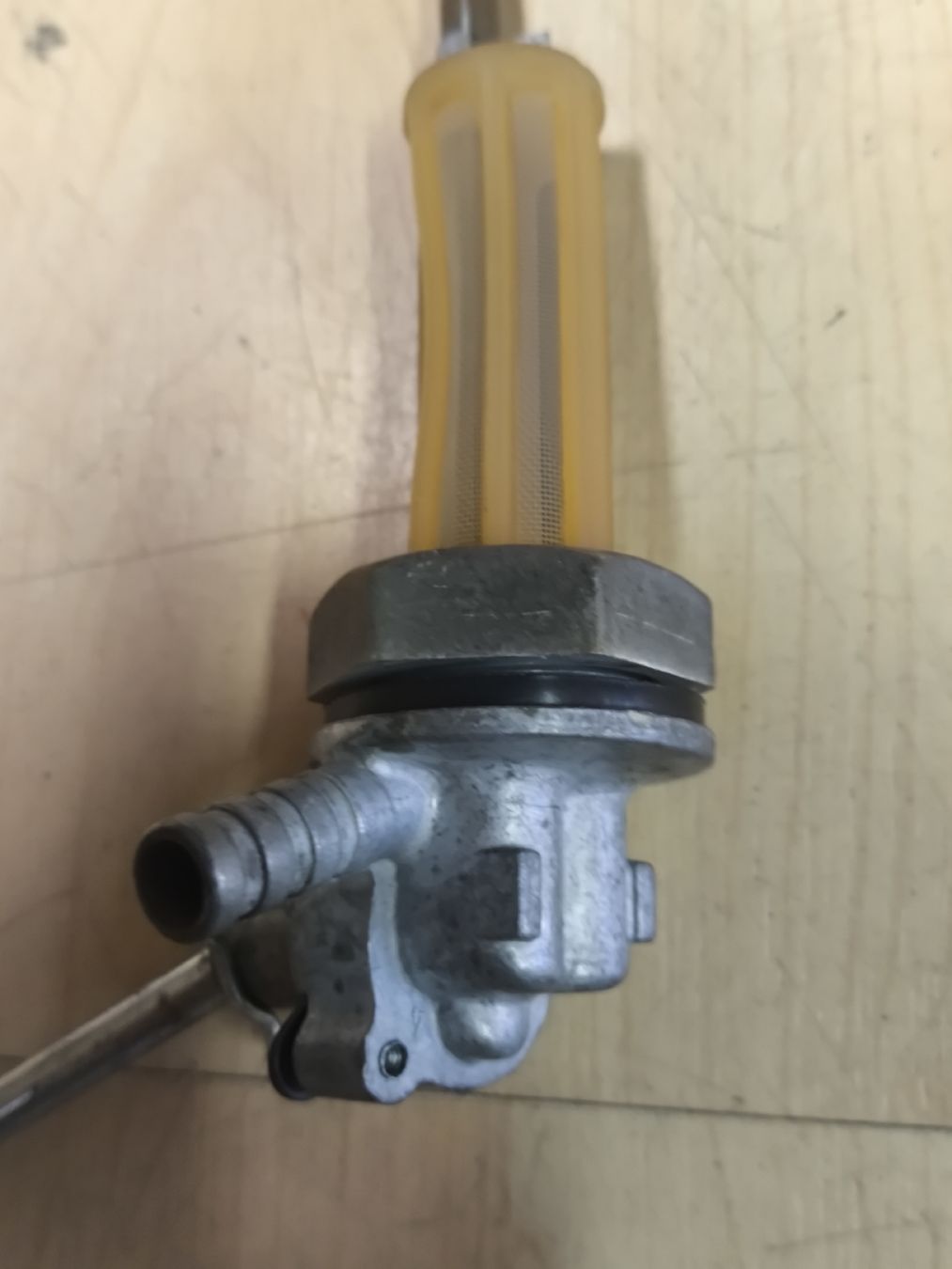 Vespa Tutti i ricambio per moto: Benzinhanen Vespa PX  – Usato da Lausen venduto da Chaldrian 3
