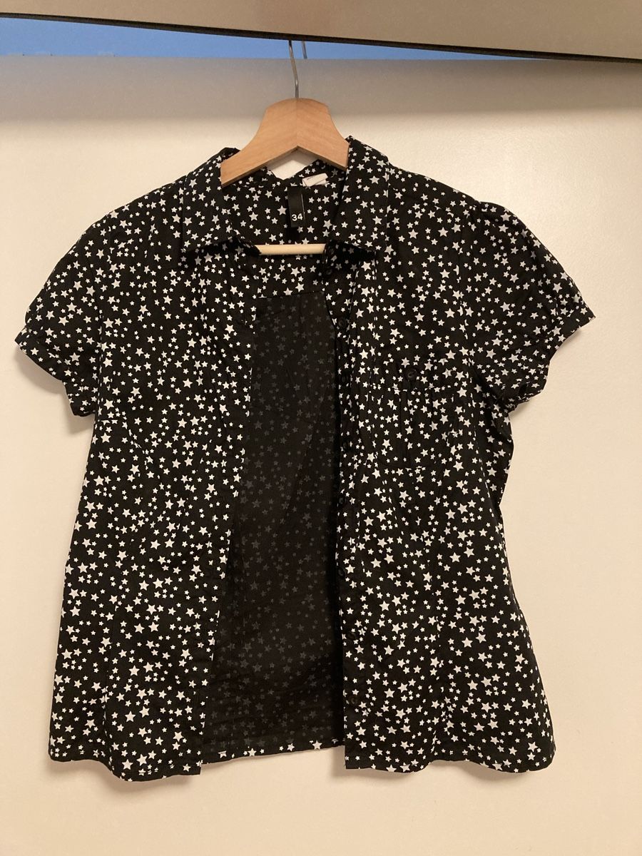 H&M Camicette: Schwarze Bluse mit Sternen – Usato da Urtenen-Schönbühl venduto da alessibas 1