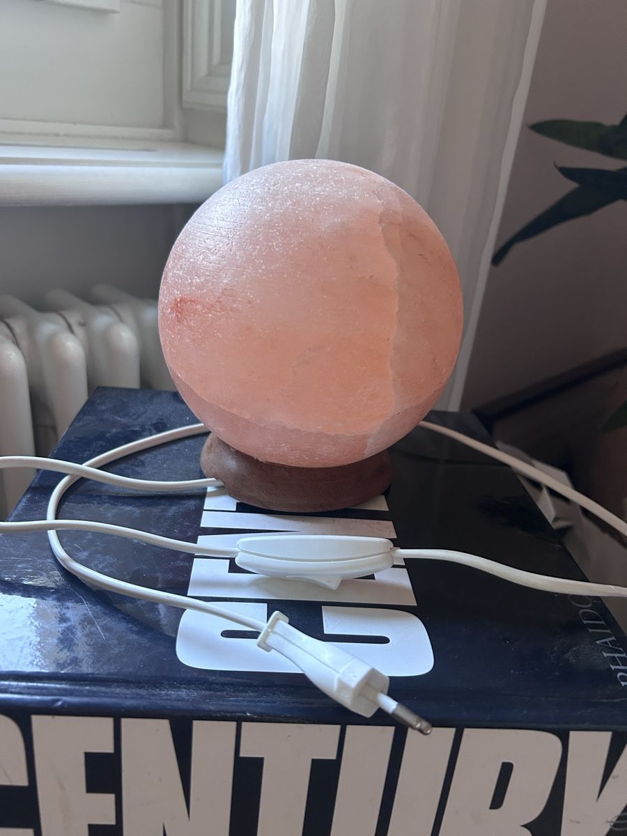 Lampade: Himalaya Salzlampe Kugelform mit Schalter – Usato da Zürich venduto da syb_jbm2 1