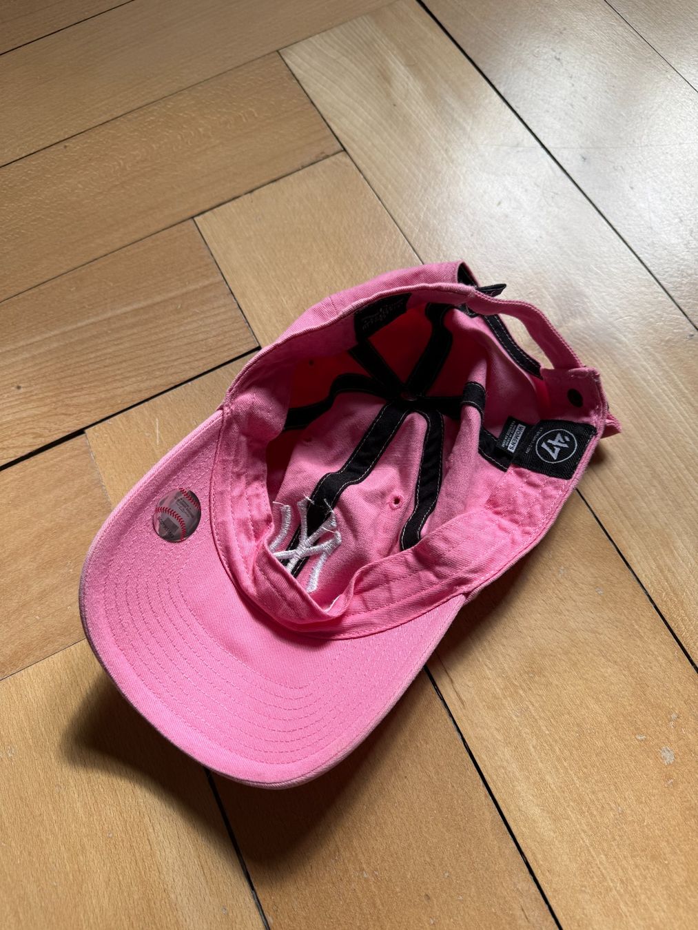 Copricapi, berretti & cappellini: 47 BRAND - NYC Cap rosa – Usato da Zürich venduto da Diazaio 1