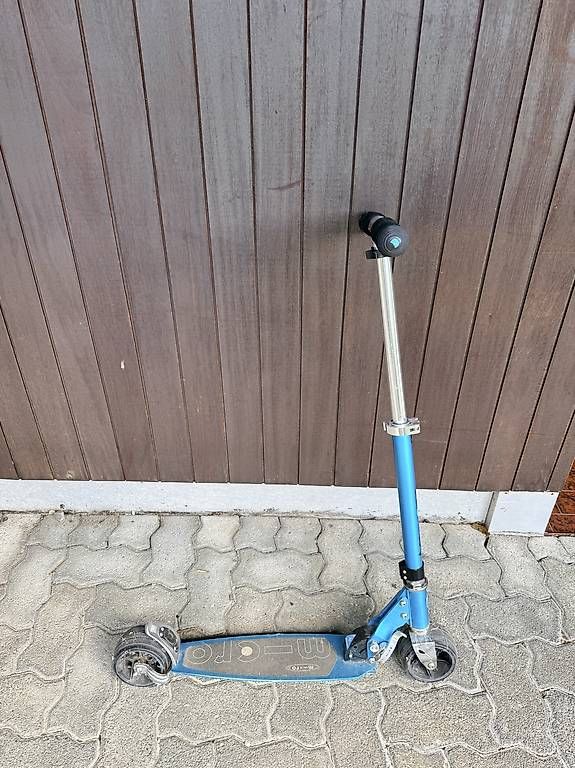Kickboard: Blauer Micro Rocket Scooter mit extrabreiten Rollen – Usato da St.Gallen venduto da fam_lzq6 1