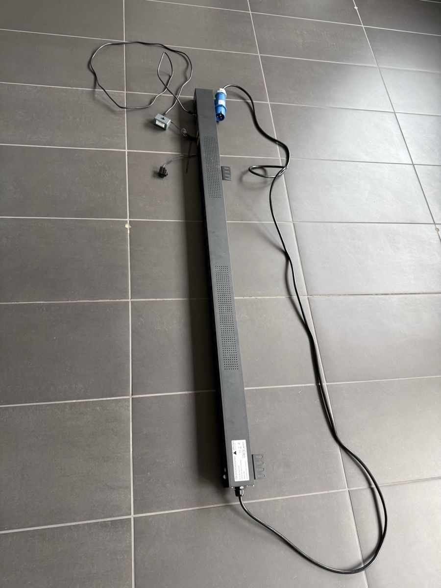 Alimentazione elettrica: 2x PDU 24 prises 16A 230V – Usato da Vulliens venduto da Greg015 2
