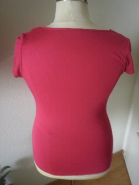 T-shirt: T-Shirt fuchsia T. L – Nuovo (secondo la descrizione) da Marin-Epagnier venduto da Madja 1