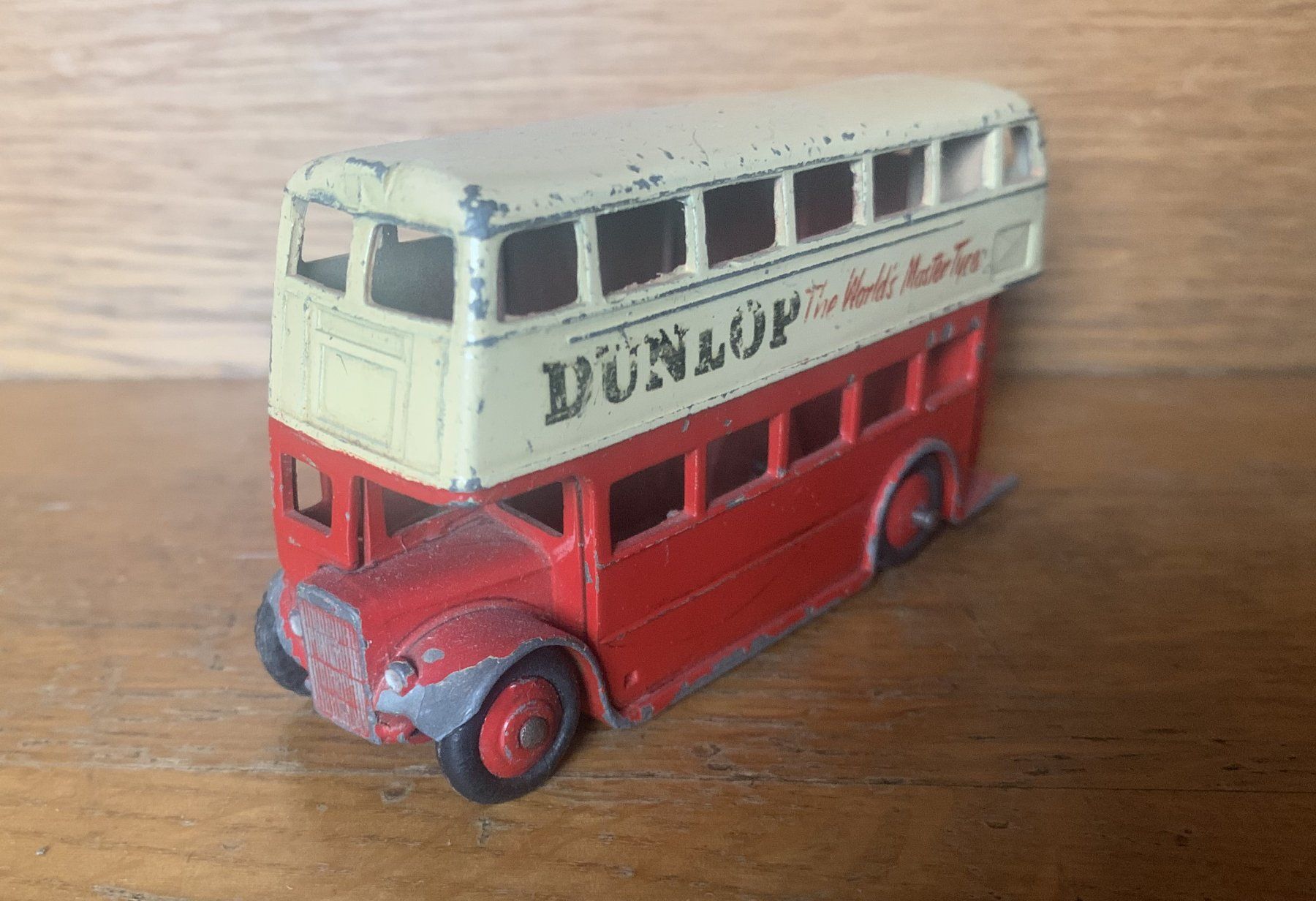 Dinky Toys Modellini d'auto: Dinky Toys Doppeldecker-Bus – Usato da Ebnat-Kappel venduto da pourlemerite